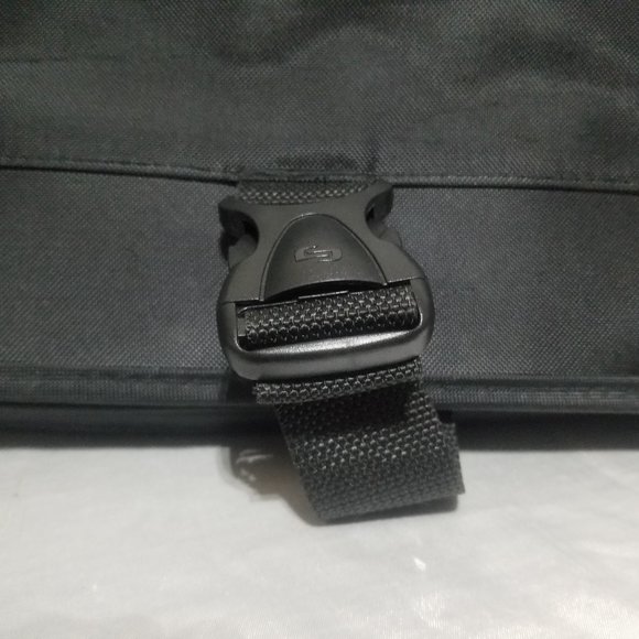 Solo Carrying Case Briefcase for 16" Notebook -Black Used/ Like New - Picture 2 of 16